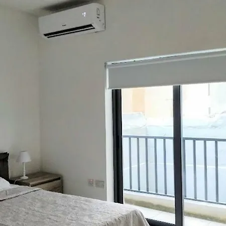 Modern Seaview 2 Bedroom Apt In Qawra San Pawl il-Baħar