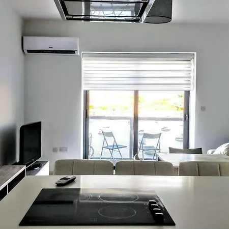 Modern Seaview 2 Bedroom Apt In Qawra Апартаменты *